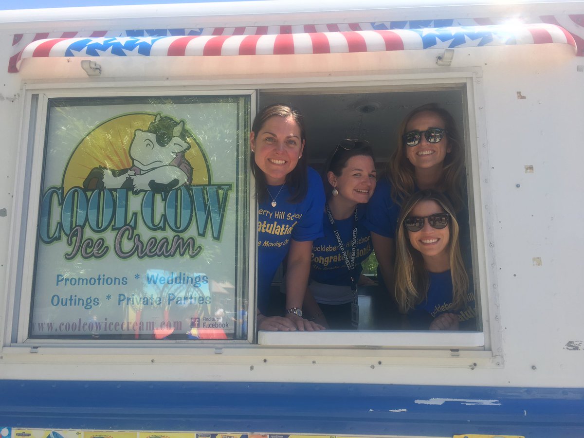 ibergerhhs4's tweet photo. What a perfect day for our fabulous 4th graders who are #MovingOn!!! @HHS_Bemiss @MrsGeorgeHHS4 @MrsGeorgeHHS4 @MsStevensHHS 🤗☀️🍿🎪 https://t.co/EZdiGPyski