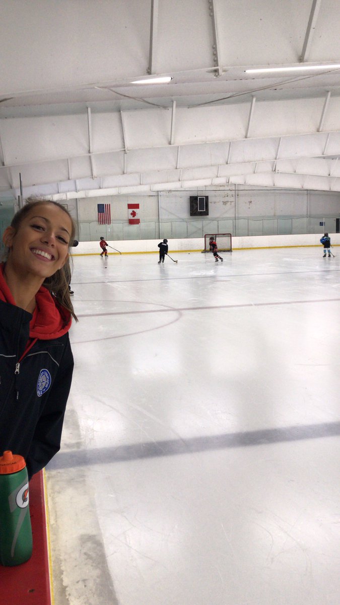 FTHockeyCamps's tweet photo. First Friday scrimmage of the summer coming up in about 10 minutes. We’ll go LIVE on Facebook!!! https://t.co/MrSixZFso7