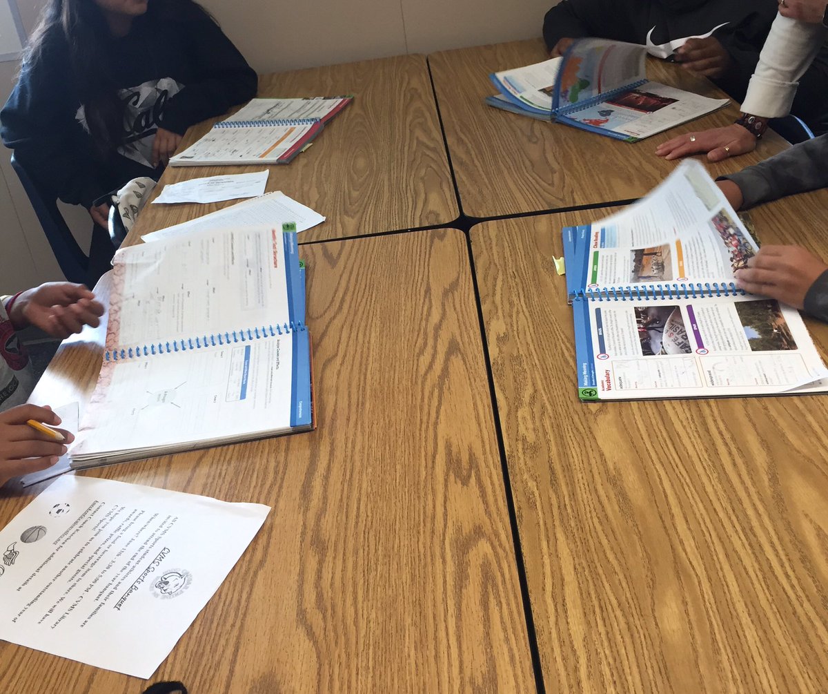 mrs_irwin312's tweet image. Vocab Review, the Grudgeball way! 🐾🏀Mr. Robinson intros the game to his class to review unit Vocab. Grudges WERE created in the name of LEARNING! Thanks for @Pinterest-ing the idea, @kwilkinstchr! #CVMScougarPRIDE @CajonValleyMS #GamifyingLearning #DLPCoaching