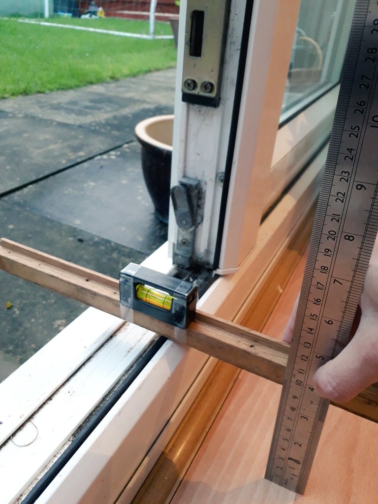 RosieLouOT's tweet photo. Received a very practical gift from a patient's relative today - a homemade spirit level for measuring accurately for ramps! https://t.co/LJTpLcSbsc