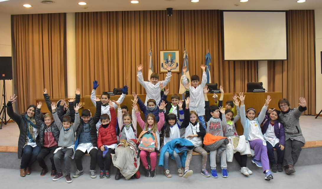 cdneuquen's tweet photo. 😁 ¡VIERNES DE VISITAS GUIADAS!

Hoy los alumnos de tercer grado de la escuela 183 conocieron el Concejo Deliberante 👏 https://t.co/Y7kQoutODO https://t.co/u7svAJwRzN