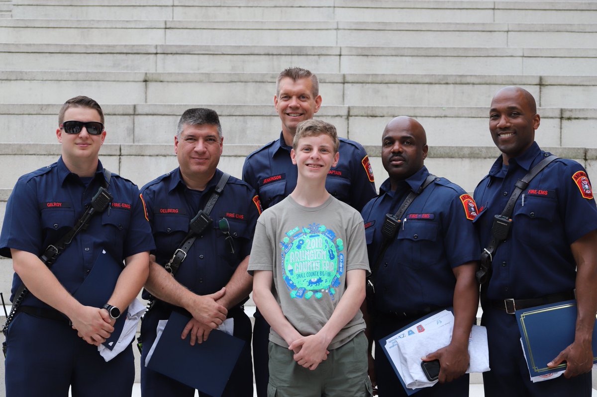ArlingtonVaPD's tweet photo. In January, Ben, a @YorktownHS student collapsed from a sudden cardiac arrest. He received immediate CPR and defibrillation and was transported to VHC for treatment. Today we recognized the first responders, school, and hospital staff whose aid and training helped save his life. https://t.co/m2v4xU0GHk