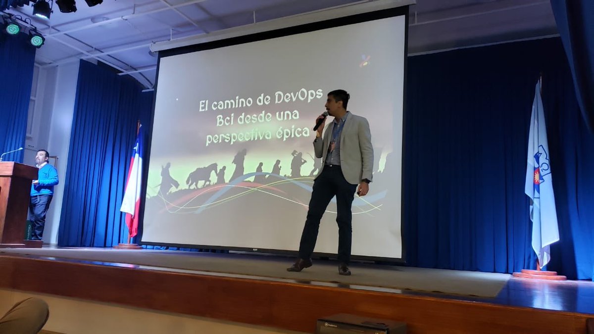 patomontedura's tweet image. #CodeÑuble #DevOpsBci Presentando el tema El camino de DevOps Bci desde una perspectiva épica. Gracias por la foto @rob_mejias 😊👍