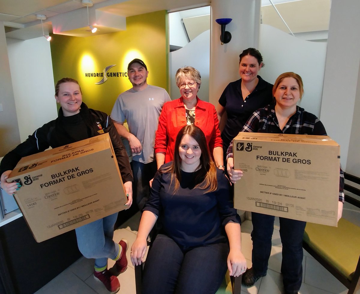 natlturkeyfed's tweet photo. @Hybrid_turkeys is proud to participate in NTF's #TurkeyDayofService. This year they raised and donated $77,000 😲 and participated in 3 volunteer events. Keep up the great work! https://t.co/0nAtj2LqoS