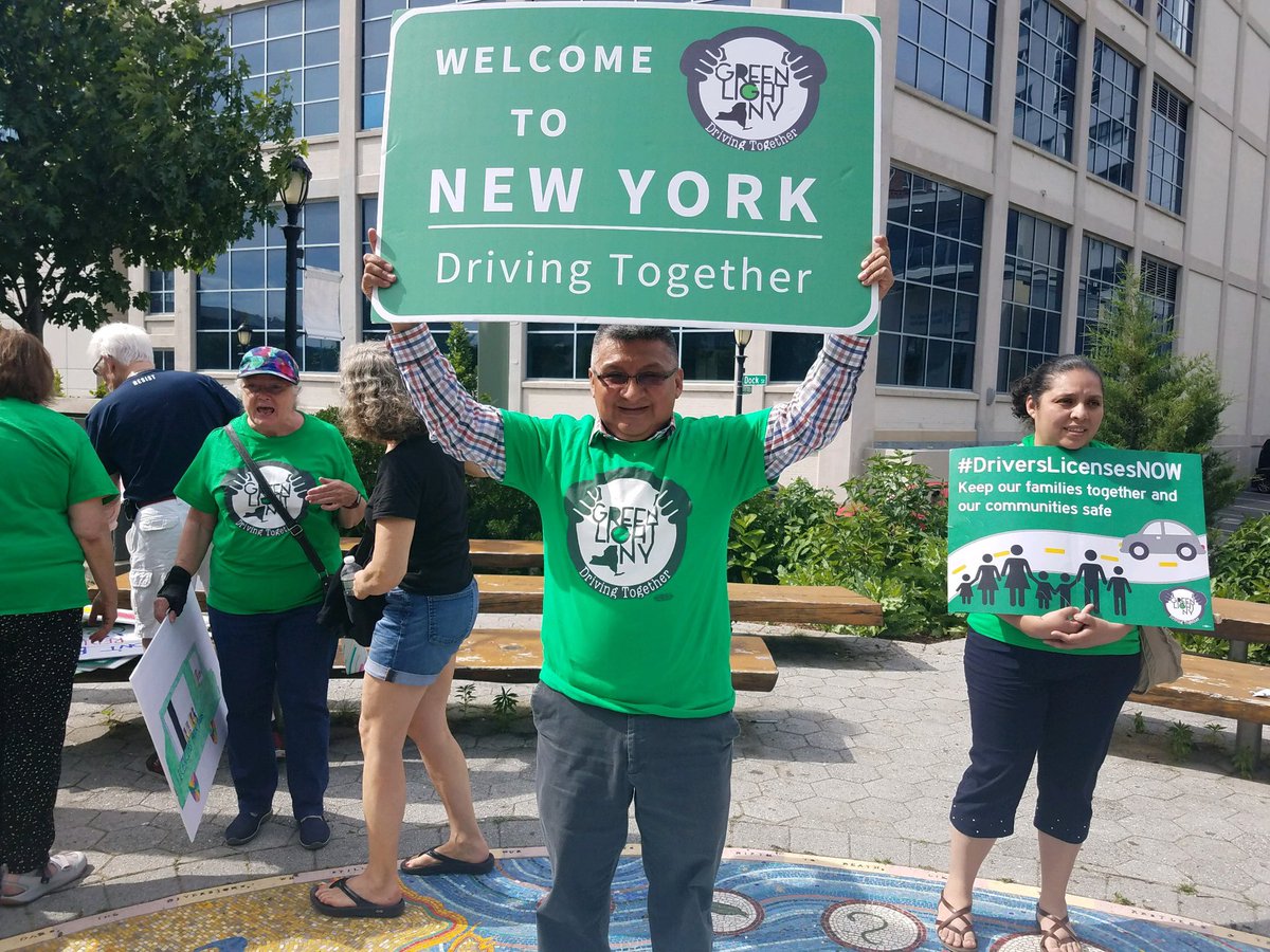 jewishaction's tweet photo. Our Bend the Arc: Riverdale members are with @GreenLightNYDT to rally outside @AndreaSCousins office. 

Our message? New Yorkers can’t wait any longer. From business to labor to faith &amp; more, the support is there — now we need your leadership to pass #DriversLicensesNOW https://t.co/uxxXCAasa6