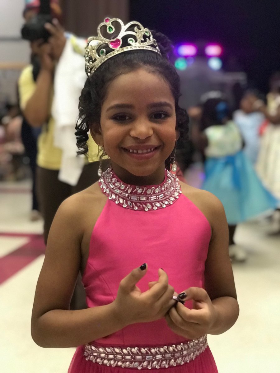 SyracuseSchools's tweet photo. Young ladies at ⁦@mckinleySCSD⁩  enjoyed attending the school’s recent Princess Ball! Thank you to Ms. Lesser for sharing these photos! https://t.co/Mils7mK3eI
