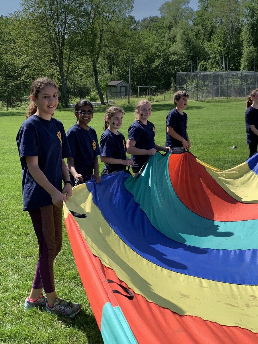MrsLRaposa's tweet photo. Another fabulous 5th grade field day! Thank you @AlexacarlsonPE ! https://t.co/1vjoj1ZwNS