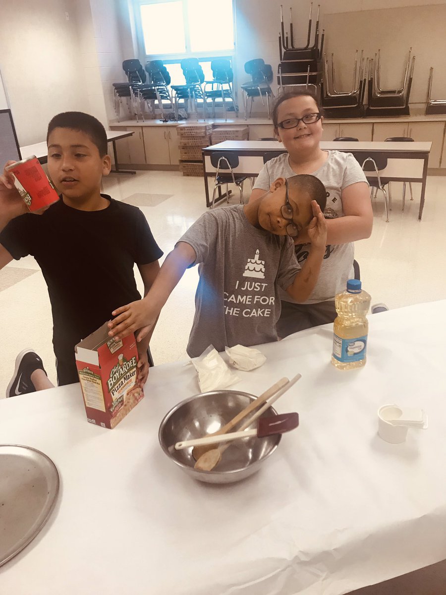 CBKatieMooney's tweet photo. How do we show off our measurement and fraction skills...by making pizza of course! #funfoodfridays, #mathinreallife https://t.co/nCNYXAPNwi