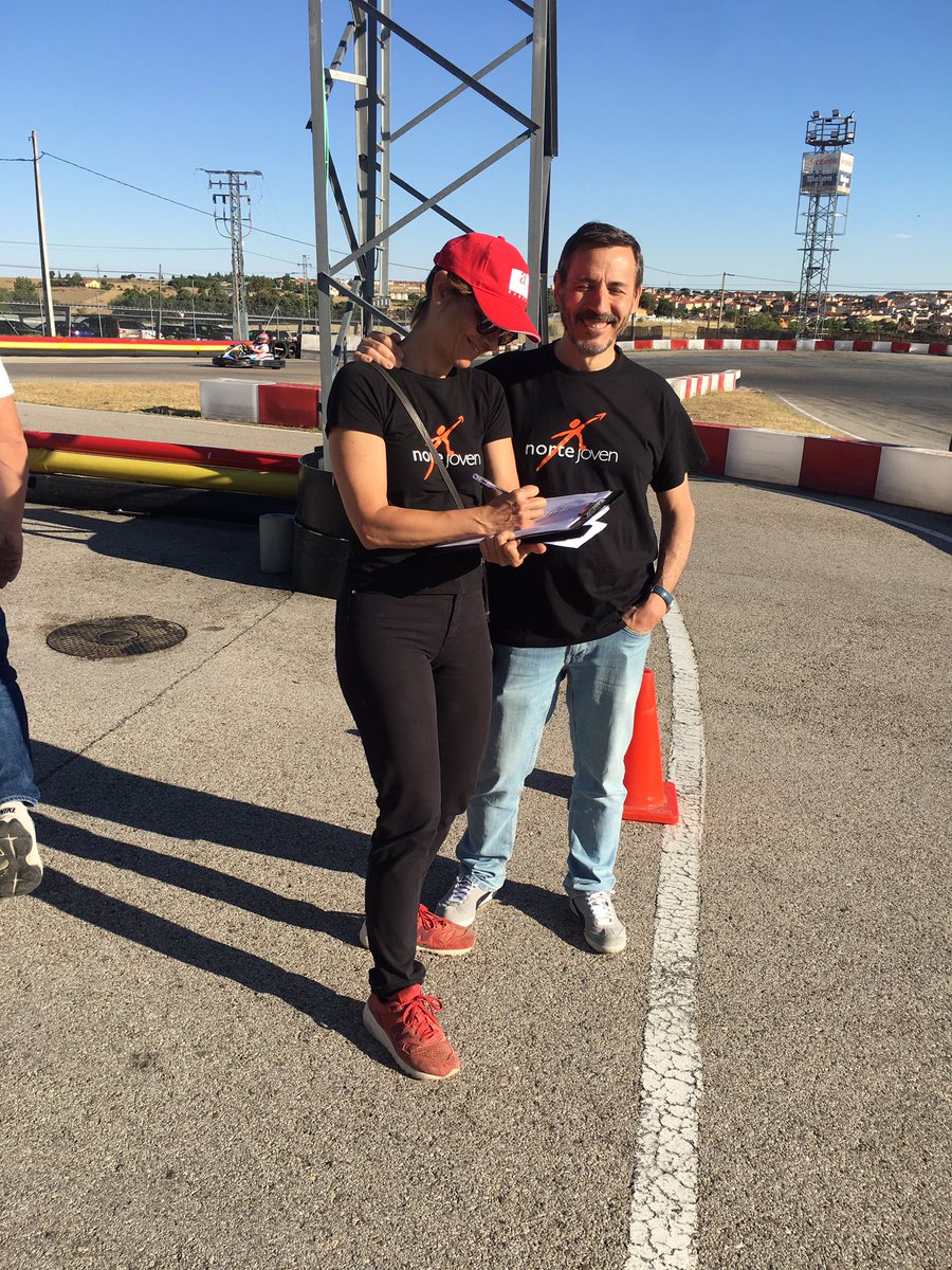interempreses's tweet photo. Muchas gracias a los voluntarios de @anortejoven por ayudarnos en el #kating de los Juegos interempresas MAD 2019. La olimpiada empresarial solidaria. #teambuilding #vidasaludable y #solidaridad https://t.co/m3SGdCWtFe