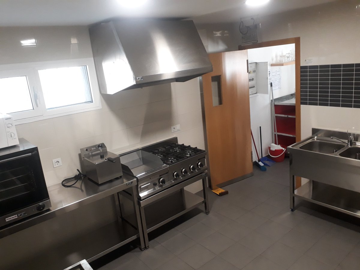 aytogata's tweet photo. Instalado nuevo equipamiento industrial para la cocina del bar de la piscina.
Abierto el plazo del concurso para la explotación del bar durante la temporada de apertura de la piscina. + info en Ayuntamiento https://t.co/m8jnmZlFte