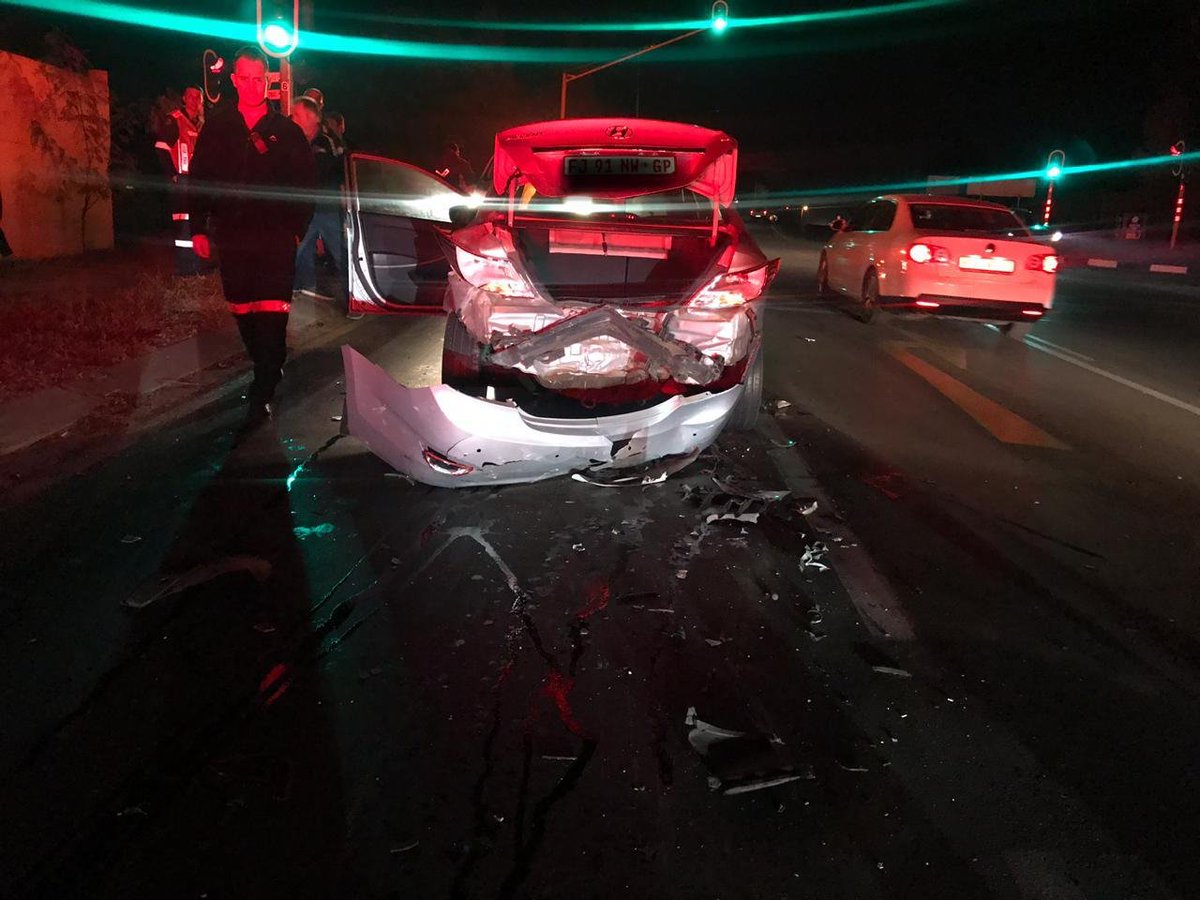 EMER_G_MED's tweet photo. 《Douglasdale》 M03, TM3, A01 responded to reports of a three vehicle collsion  on Douglas Road C/O Crawford Drive. On arrival we treated and transported two patients to a nearby facility. .@GTP_Traffstats⠀@_ArriveAlive @EWNTraffic #whensecondscount  #M03  #A01 #TM03 https://t.co/WWF0uPOUwr