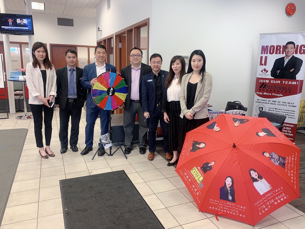 🏡Come visit us today at realtor cafe <a href="/BMOKerrisdale/">BMO Kerrisdale</a> Experts here to answer all Qs about mortgages and prizes to give away 🎁🎊 Thank you to the fabulous MS&amp;Realtor team for the support and creating one bank experience! #VanCentreBMO #OneBankOneTeam <a href="/Andrewlee2017/">Andrew</a> <a href="/yanchen_yanny/">Yan Chen</a>