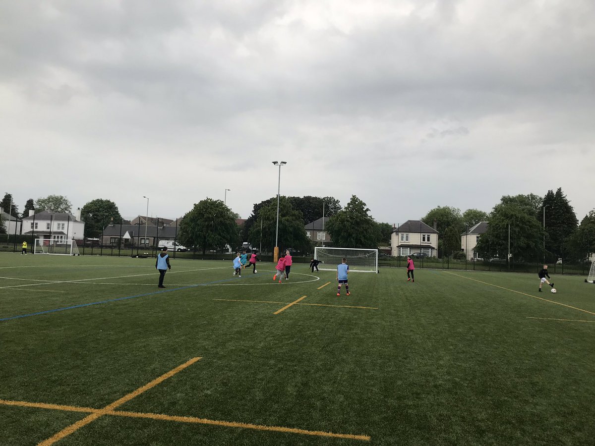 FunFoursDundee's tweet photo. Freekickz Friday Night Football| over 40 young people tonight taking part in our @CraigieCSH Friday Freekickz programme. Free football every Friday for 12-16yr olds  just drop in and get involved https://t.co/jEp4jebNmw