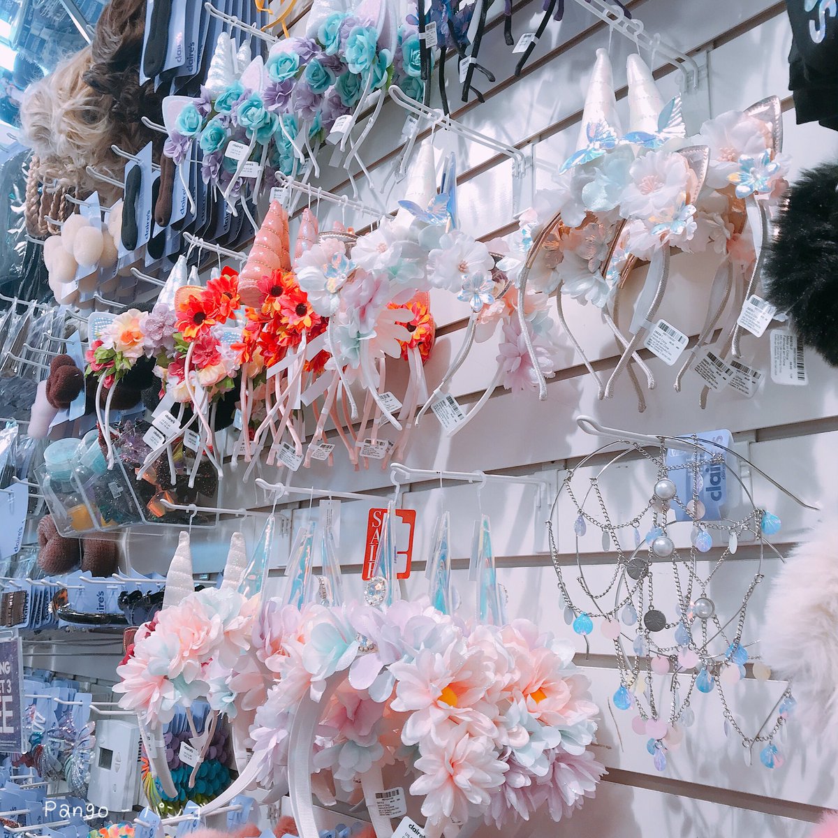 pangoholic's tweet photo. ร้าน Claire’s ที่ฟลอริด้าค่ะ 🌸🌼
พอเข้าหน้าร้อนแล้วมีเครื่องประดับที่เป็นดอกไม้เต็มไปหมด แพ้มากกก น่ารักทุกสิ่งเลย เป็นร้านของเด็กน้อยที่ผู้ใหญ่อย่างเราชอบมากกกก ถ้าใส่ไปเดินสวนหรือทะเลต้องน่ารักมากแน่ๆ ♡

#Pangoholic #パンゴ #รีวิวอเมริกา https://t.co/pREK5lMklF