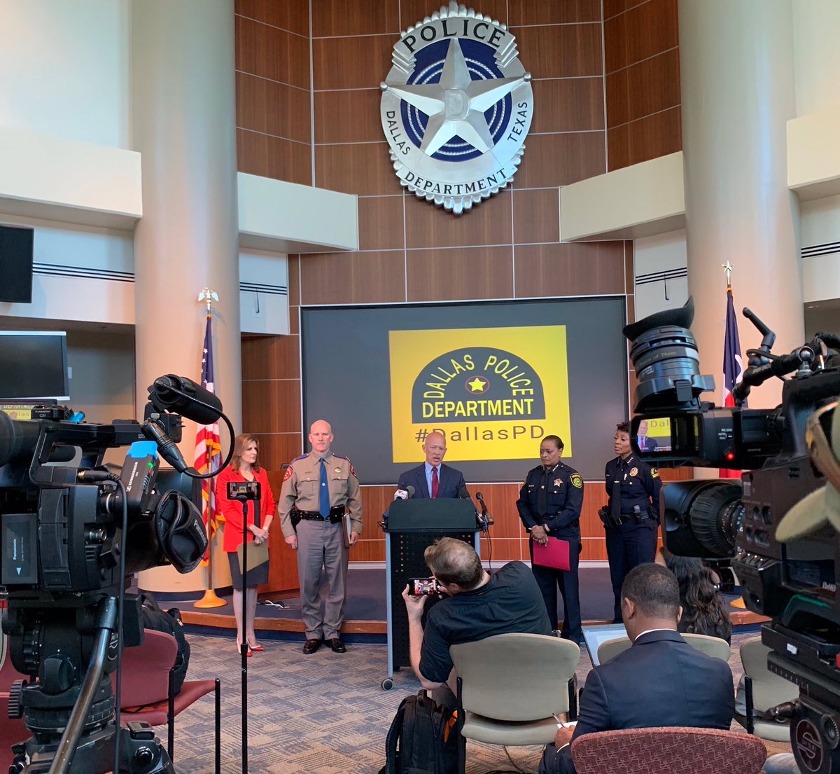 Dallas_DA's tweet photo. District Attorney John Creuzot joins local, state and federal law enforcement in a joint press conference to announce a coordinated effort to address violent crime and enforcement plans between #DPD #DPS #DALCOSheriff #USAtty #DallasDA https://t.co/TyfBWioCas