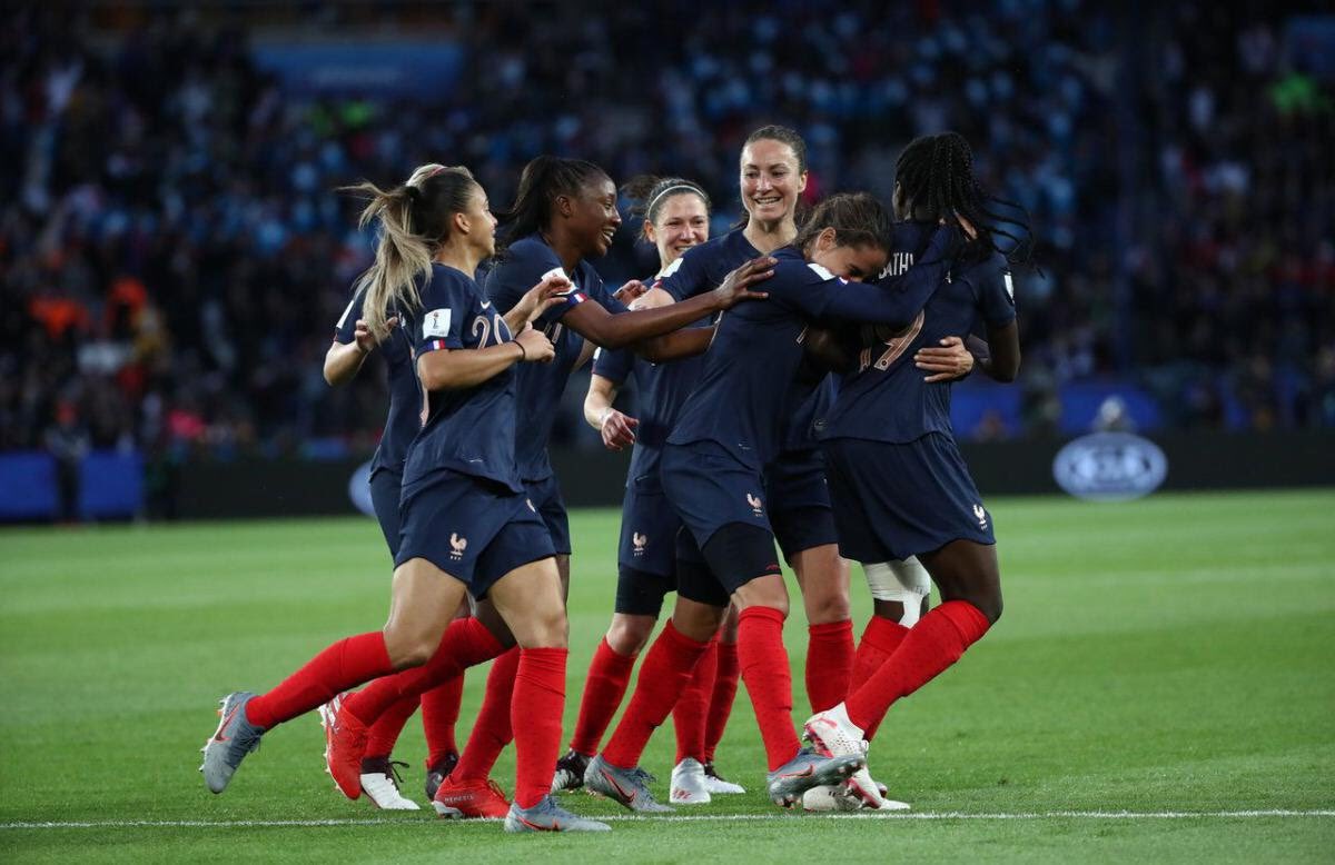 Yes yes yes !!! 🎉🎉🎉bravo les Bleues 👍👌👍#CoupeDuMondeFéminine #lesBleues