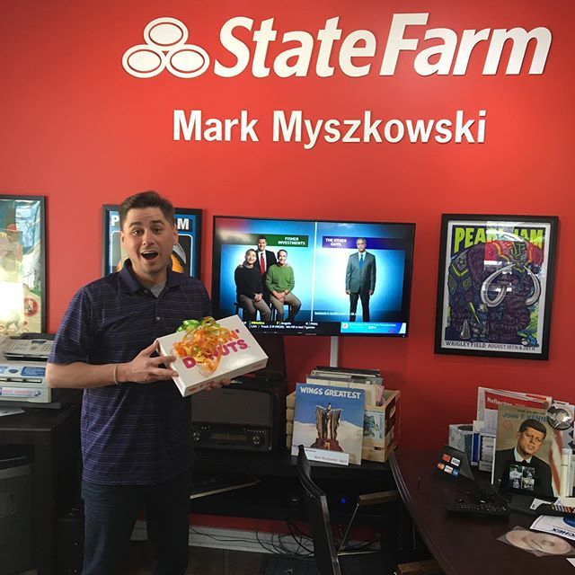 ServPro_9873's tweet photo. Happy National Donut Day! 🍩🍩 Celebrating this fantastic day with our State Farm friends.

#servpro9873 #servpro #donut #nationaldonutday #statefarm #celebrate #green #orange #fantastic #donutday #friends https://t.co/SfLbVEnJGR https://t.co/1rczkdAybZ
