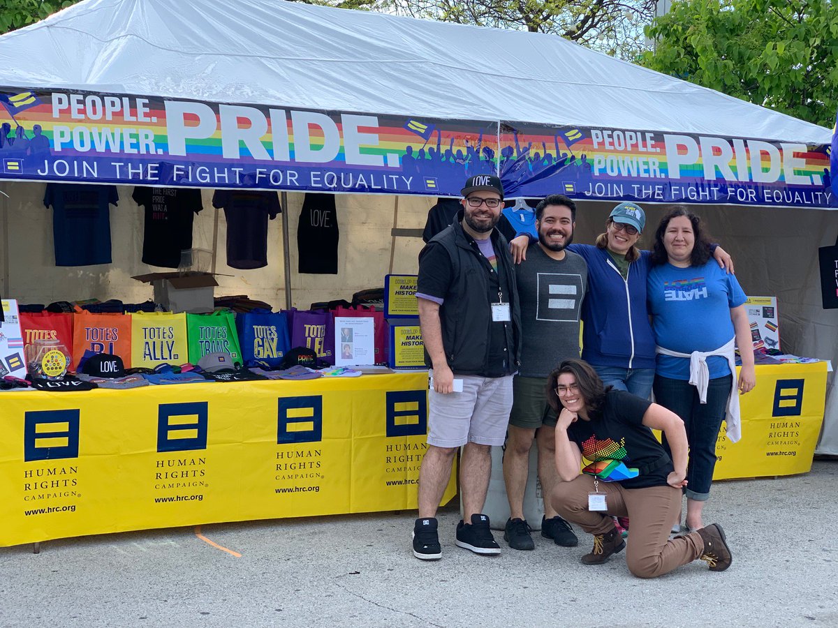 HRC_WI's tweet image. #Pride2019 is well underway in Wisconsin! @HRC_WI is celebrating #MilwaukeePride.

Find a #Pride near you 👉 hrc.org/pride