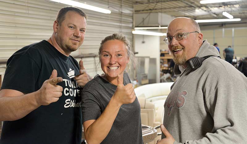 viaggiopontoon's tweet photo. We think our team is REALLY why our boats are SOoo FUN! Some of the coolest 😎 people in the world are building YOUR boat. 🙌 Find YOUR Misty online and JOIN US in the #MistyLife
.
https://t.co/q04xTlOlq7
#Team #MadeInUSA #Fun #BoatBuilding #GoodTimes #Friday #MistyMOVEMENT https://t.co/zMlIcJwYj7