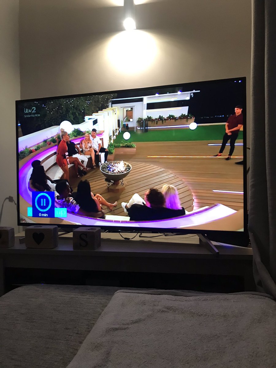 jessatkinson95's tweet photo. Good one @itv2 @LoveIsland you spoilt the end in a “coming up” preview 🙈🙈 #greatediting #loveisland #spoiler https://t.co/FiLIvXr1U4