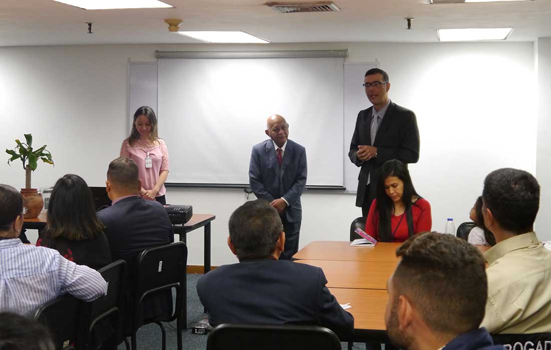 IGTaldia's tweet photo. El magistrado Marco Medina aprovechó la ocasión para elogiar la formación permanente de los inspectores e inspectoras de Tribunales, pues han llevado al ejercicio de sus labores los conocimientos adquiridos. https://t.co/fsGeqllooy