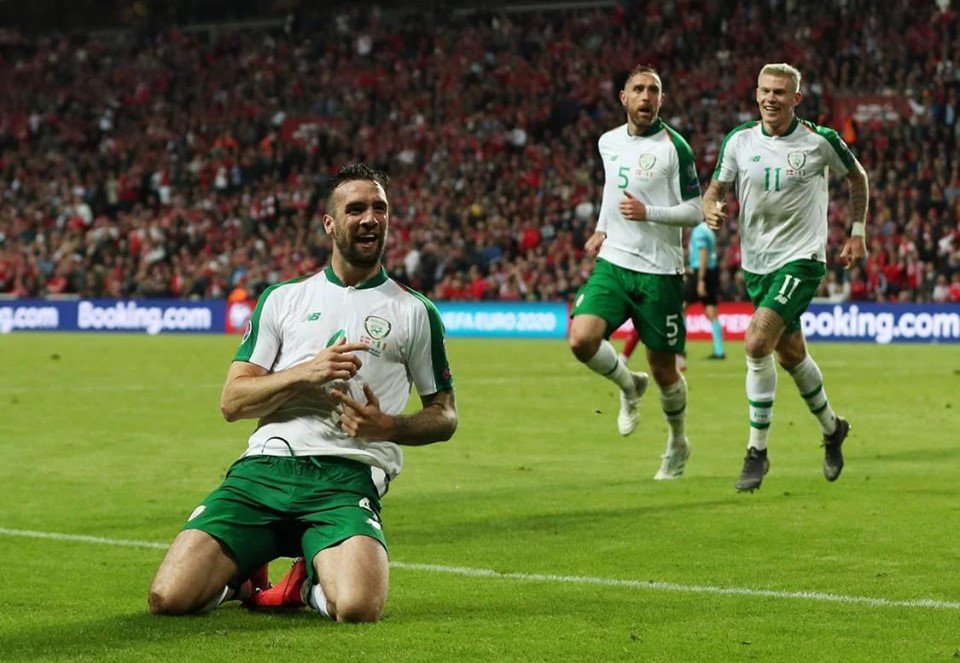 SeagullSimon's tweet photo. ๐ถAin't nobody, like Shane Duffy, makes me happy, makes me feel this way๐ถ๐#bhafc #DenIre https://t.co/GN4mzrjJq1
