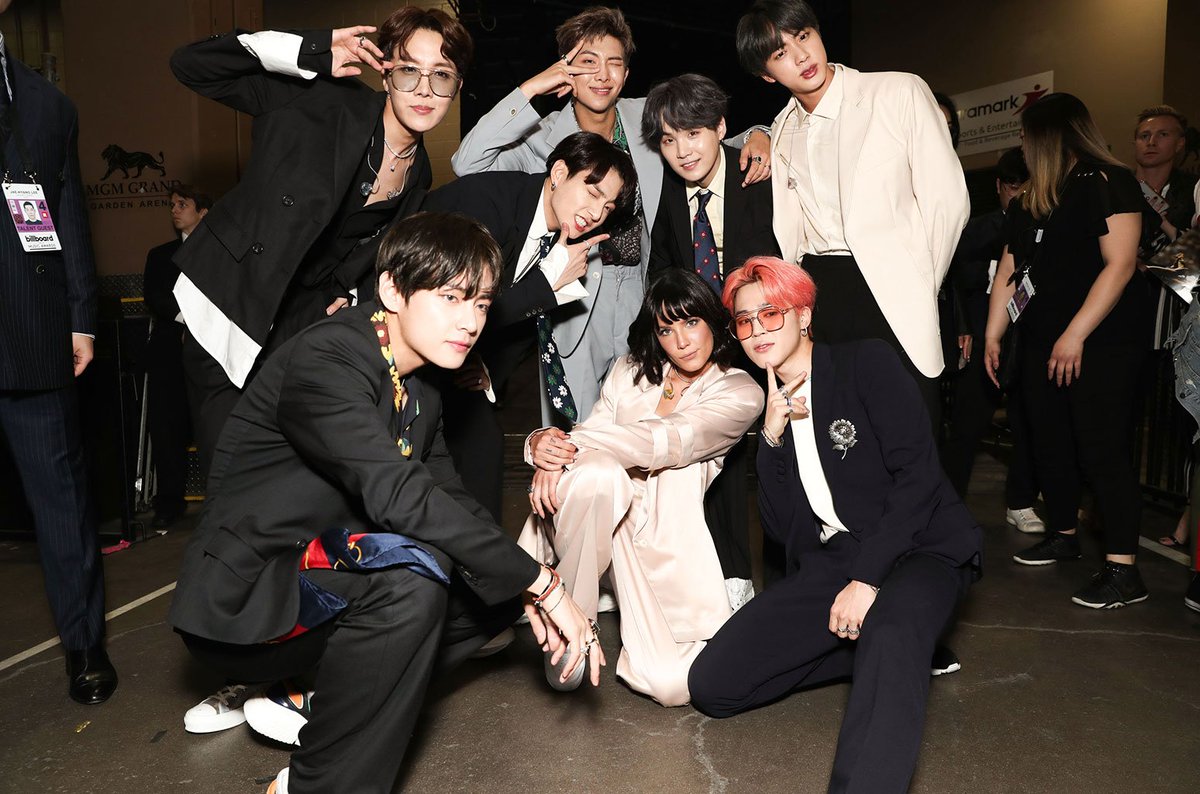 billboard's tweet photo. .@halsey surprises fans at @BTS_twt concert in Paris for #BoyWithLuv performance https://t.co/VDXi588hwe https://t.co/cCniLLA1kg