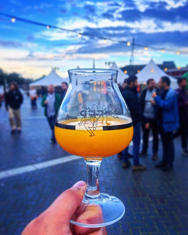 TheGuyForks's tweet photo. Mango habanero beer to kick off @bristolcbf 👌🏻
.
#CrumbsSnaps #CrumbsMag #Beerfest #BristolBeer https://t.co/bYKEbsK4rC https://t.co/8uOWIEyqPF