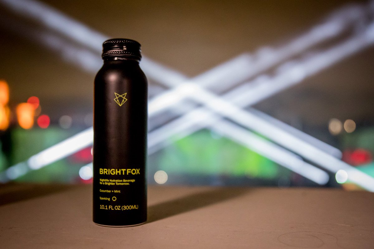 BrooklynMirage's tweet photo. Nightlife Hydration for a #BrighterTomorrow: #BrightFox has electrolytes, vitamins, minerals, antioxidants and zinc. No calories, sugar, sweeteners, color or stimulants. Now available at all upcoming events.
#nightlifehydration #keepyourdayplans #followthefox #sponsored #ad https://t.co/A5tzvKgzlL