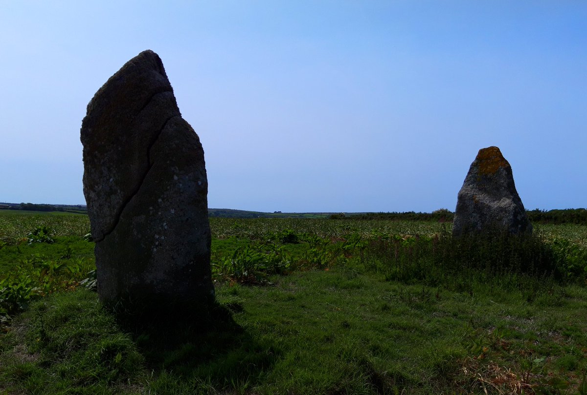 'Women turned to stone for dancing on The Sabbath' is a common folklore theme of  #Penwith prehistory. The Sisters (aka Drift Stones) are said to have met this fate for dancing to the tune of The Blind Fiddler in nearby Catchall. #PrehistoryOfPenwith #megalithic