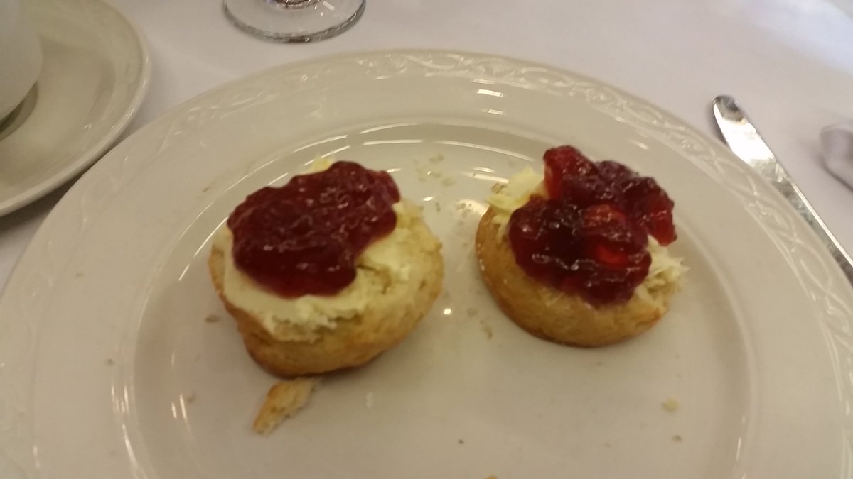 1StevieKilner's tweet photo. @HarringtonBear You fiend................
#CreamFirstAlliance #PuttingCreamFirst #JamFirstNonsense https://t.co/YH8qcrBeCu
