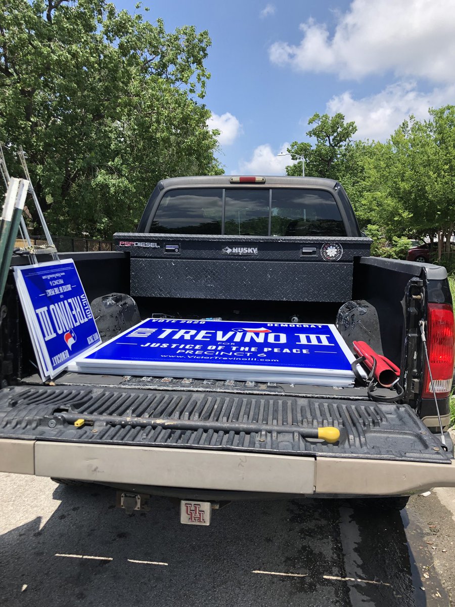 JudgeTrevinoIII's tweet image. My cousin Mari and I out putting up 4x4 signs all over Magnolia, had to stop into Magnolia’s Ice Cream to cool off.  #signcrew 😁🍦 

Vote Victor Treviño III for Justice of the Peace for Precinct 6 in March of 2020, “The People’s Judge, For The People’s Court.”  #vt4jp