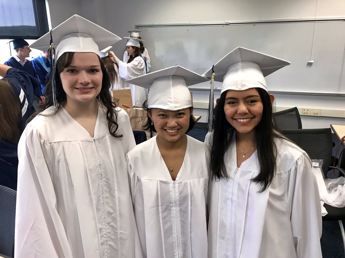 WoodlyndeSchool's tweet photo. Commencement is underway! #graduation #seniors #classof2019 https://t.co/yB26WomkPS
