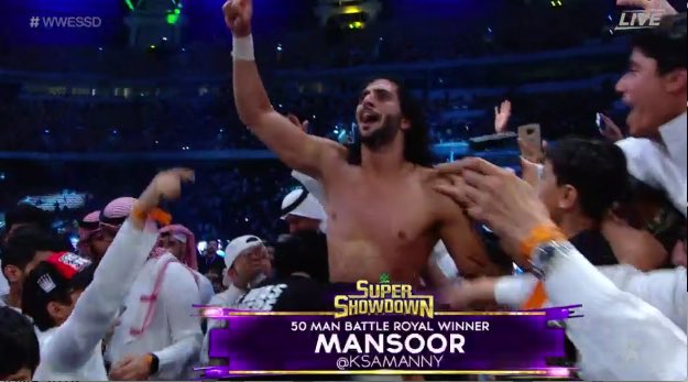 riyadiyatv's tweet image. منصور الشهيل يفوز بأكبر نزال باتل رويال في تاريخ #WWE 
 #BattleRoyal
#WWESSD 
#KSA_SPORTS