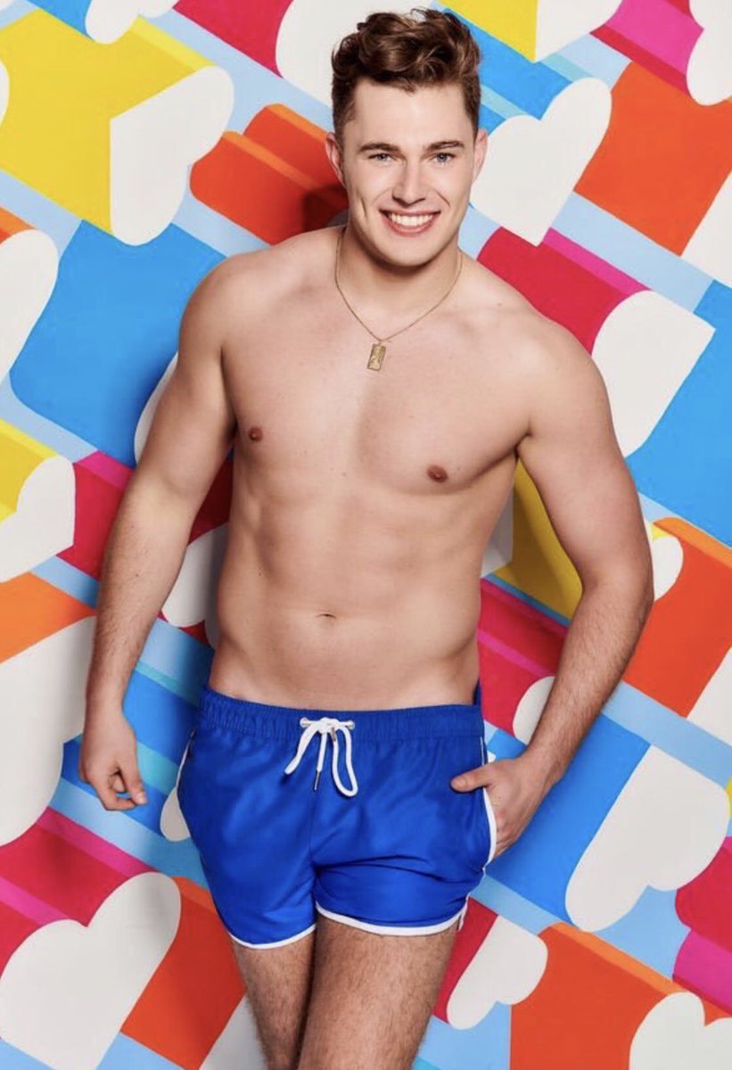 davidwalliams's tweet photo. I hope you are all enjoying my appearance on #LoveIsIand https://t.co/BWnLDH3obT