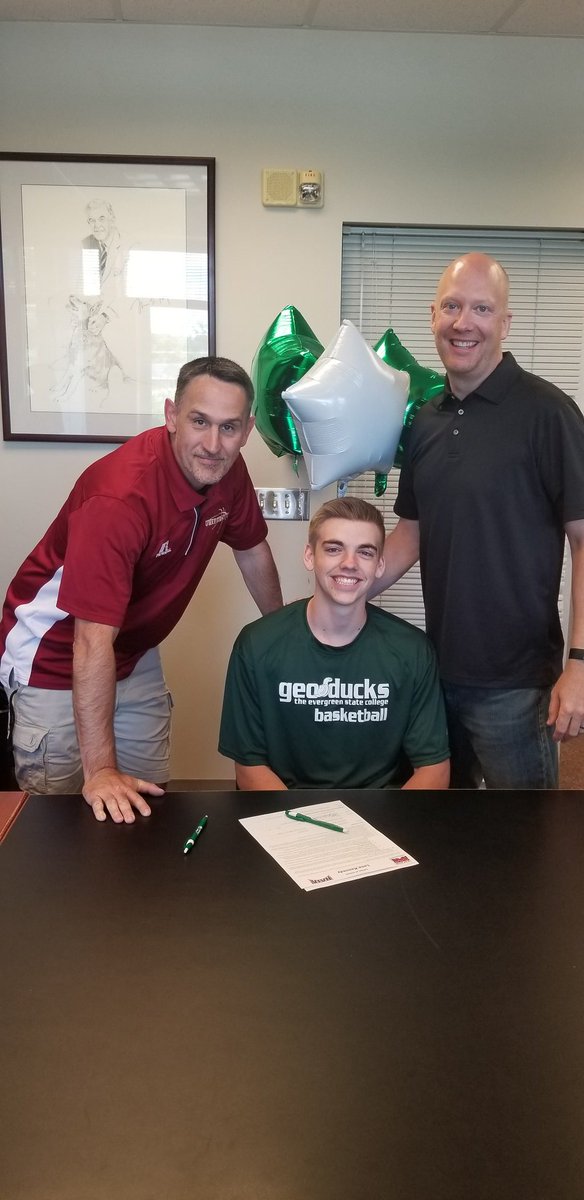 UHS_Titans_MBB's tweet photo. Congratulations to Titan basketball player Lane Kennedy who signed today to play basketball at Evergreen State College! #titanbasketball #titanstrong #onceatitanalwaysatitan https://t.co/zKgIE2mJlS