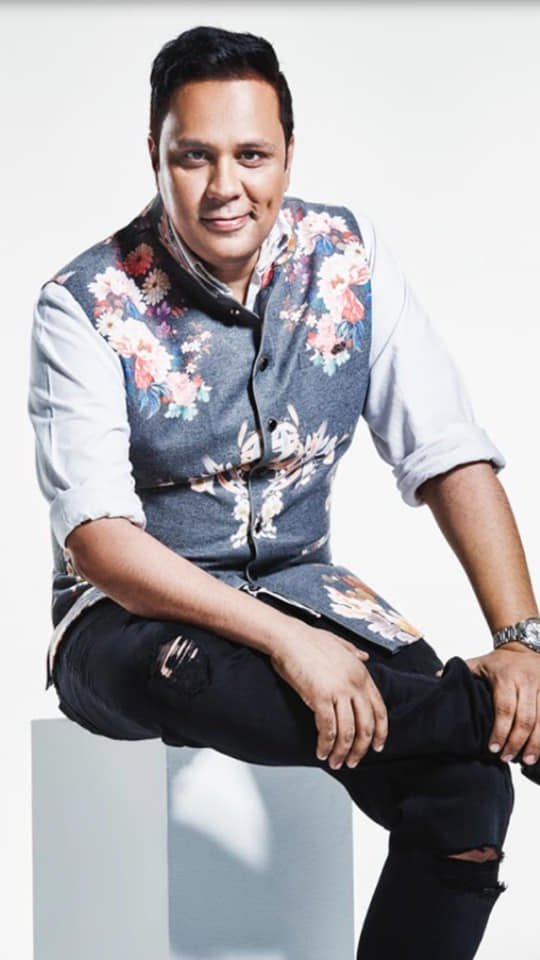 EventsSolitaire's tweet photo. AND HERE IS OUR HOST, OUR VERY OWN AND MOST LOVED MJ OF 106.2 BIG FM, HE IS GAGGAN MUDGAL🎤....... FOR THE MOST AWAITED SHOW " ROOHANI SHAAM - WITH TALAT AZIZ".

BRIEF INTRO ABOUT OUR HOST https://t.co/OKEFsbjF42
