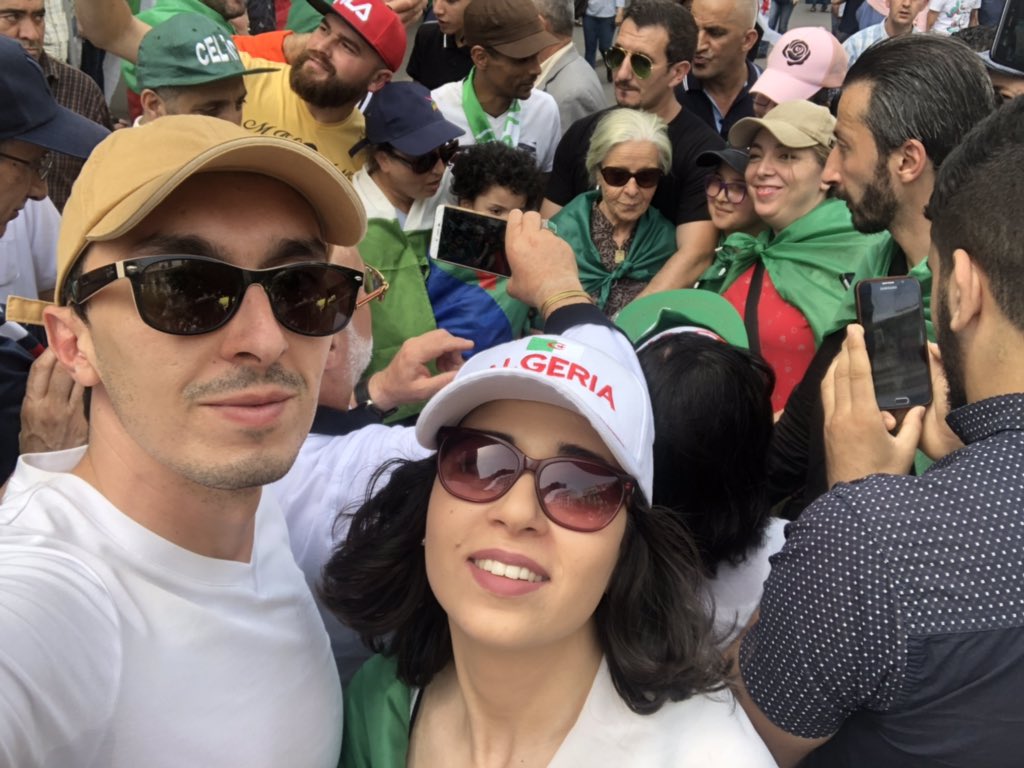 ryadAbk's tweet photo. #Act16 déterminés à rejeter l’absurde; Dégager un système de 57 ans n’est pas facile, mais rien n’est impossible devant la volonté d’un peuple.
Un selfie bizarre avec la sœur de BEN MHIDI toujours présente malgré son âge.
#Algerie_Libre_Démocratique #Un_Seul_Hero #Le_Peuple https://t.co/sFeW8MbDxm