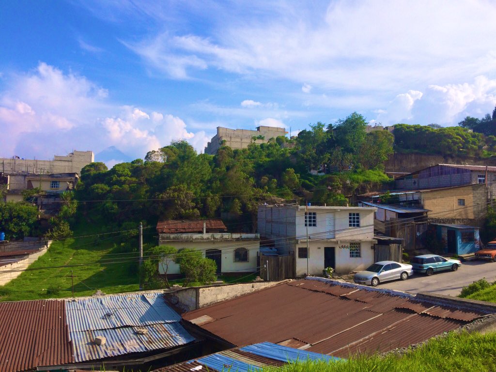 cocatalan87's tweet photo. El vecindario en #Xela #Guatemala My neighborhood in Xela, Guatemala. #SummerTrip https://t.co/3to6g14uei