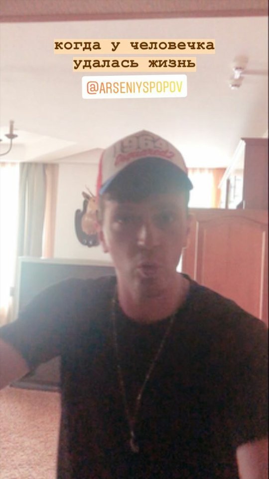 dashkello's tweet image. Они слишком похожи...