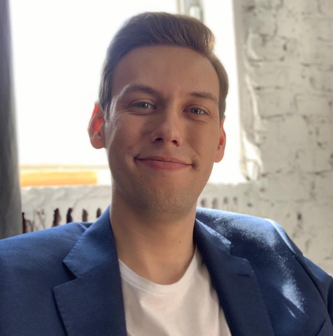 dashkello's tweet image. Они слишком похожи...