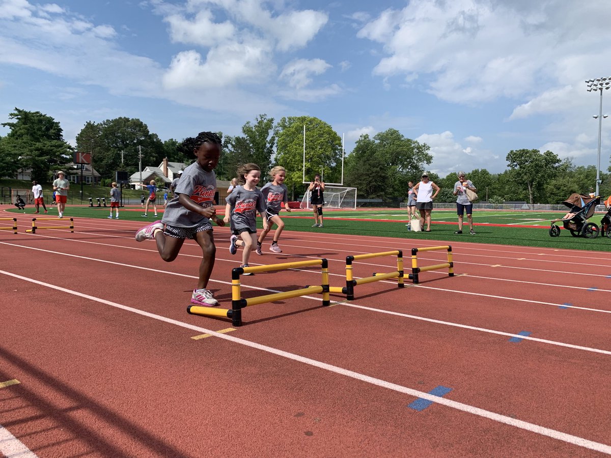 kirkwoodtrack's tweet photo. It’s never too early to learn how to hurdle! #KirkwoodTrackcamp2019 https://t.co/kBVycxLpJY