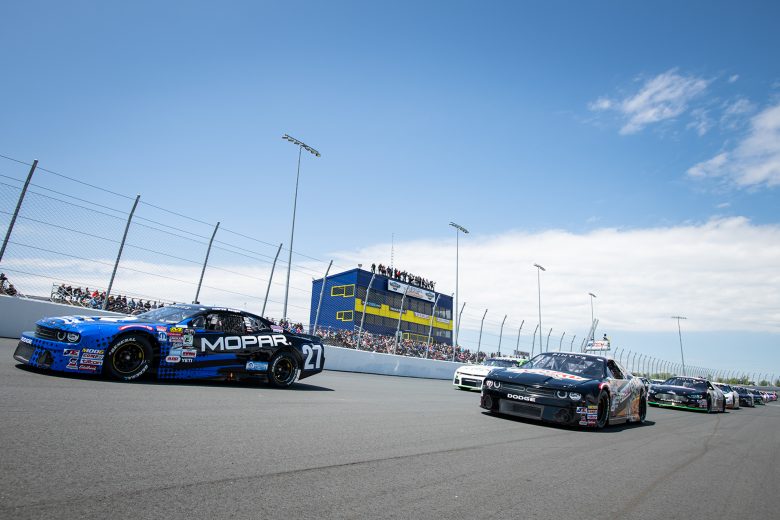 Pintysfoods's tweet photo. Last weekends photo gallery from the #APC200 at @JukasaMotor is now up for your viewing pleasure!

GALLERY 👉 https://t.co/nxuWL7cHac

📸: @MatthewManor 

#NASCARPintys #TrueNorthStrongAndFast #HowDoYouPintys #MakingGreatFoodFun #GetSauced https://t.co/teH82OASJB