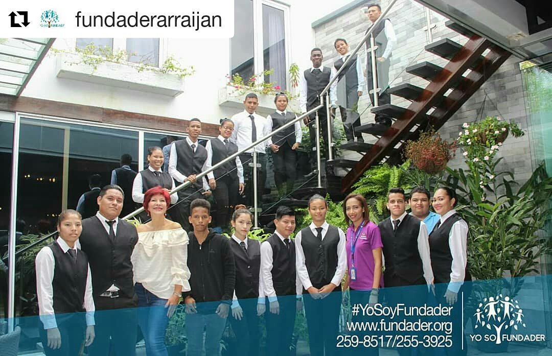 MaryVallarino's tweet photo. #Repost @fundaderarraijan (@get_repost)
・・・
Un equipo motivado es la llave para garantizar el éxito de la operación. Una posición clave en ésta, es el salonero. Un salonero es capaz de proveer una experiencia memorable brindando un servicio óptimo.
#YoSoyFundader #arraijan https://t.co/wzZaEf9nWc
