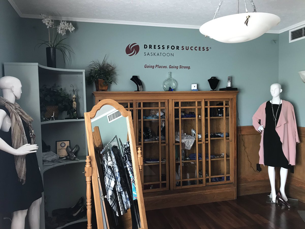 dreskcan's tweet photo. Said farewell to my grandmother this week- a strong, proud #Saskatchewan girl 90 years young; we donated her clothing to @dressforsuccess in #Saskatoon & planted a rose bush in my mom’s flower garden in remembrance- her favourite🌹#4generation picture taken July 2018 ❤️ https://t.co/rFcO8J8Pmm