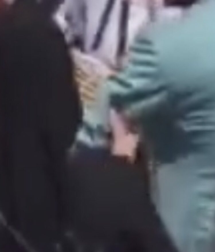 Mesut Özil de olsan kolundan tutulup  ortaya atılıyorsun ahshdh