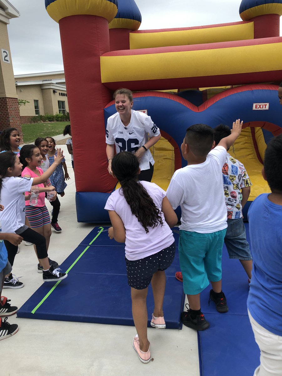 MicheleHupman's tweet photo. Our first year PE teacher organized his first #FieldDay and it was a huge success! Well done, Mr. Driscoll! Students, teachers, and parents all had a blast! @KilbyTigers #knockeditoutofthepark @sarah_education https://t.co/AMGERIAxmu