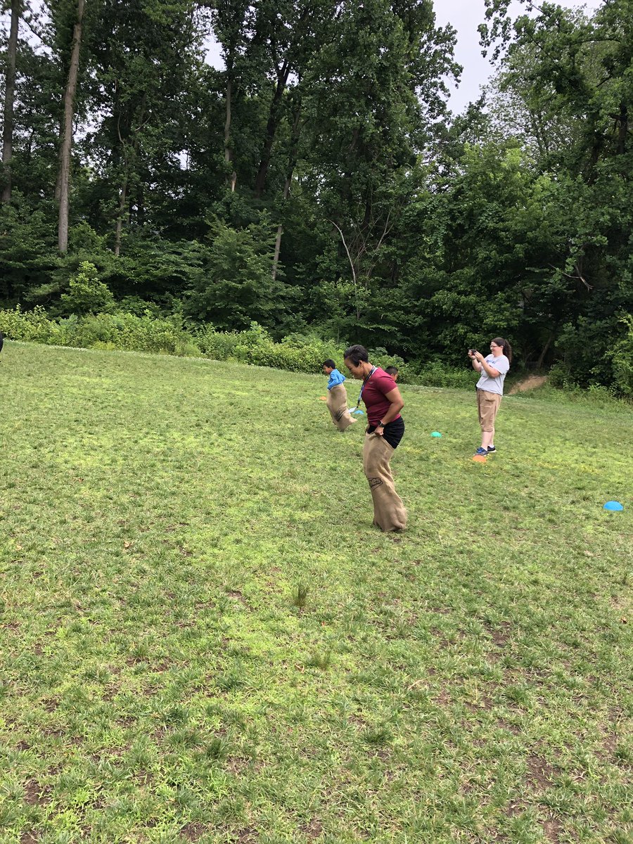 MicheleHupman's tweet photo. Our first year PE teacher organized his first #FieldDay and it was a huge success! Well done, Mr. Driscoll! Students, teachers, and parents all had a blast! @KilbyTigers #knockeditoutofthepark @sarah_education https://t.co/AMGERIAxmu