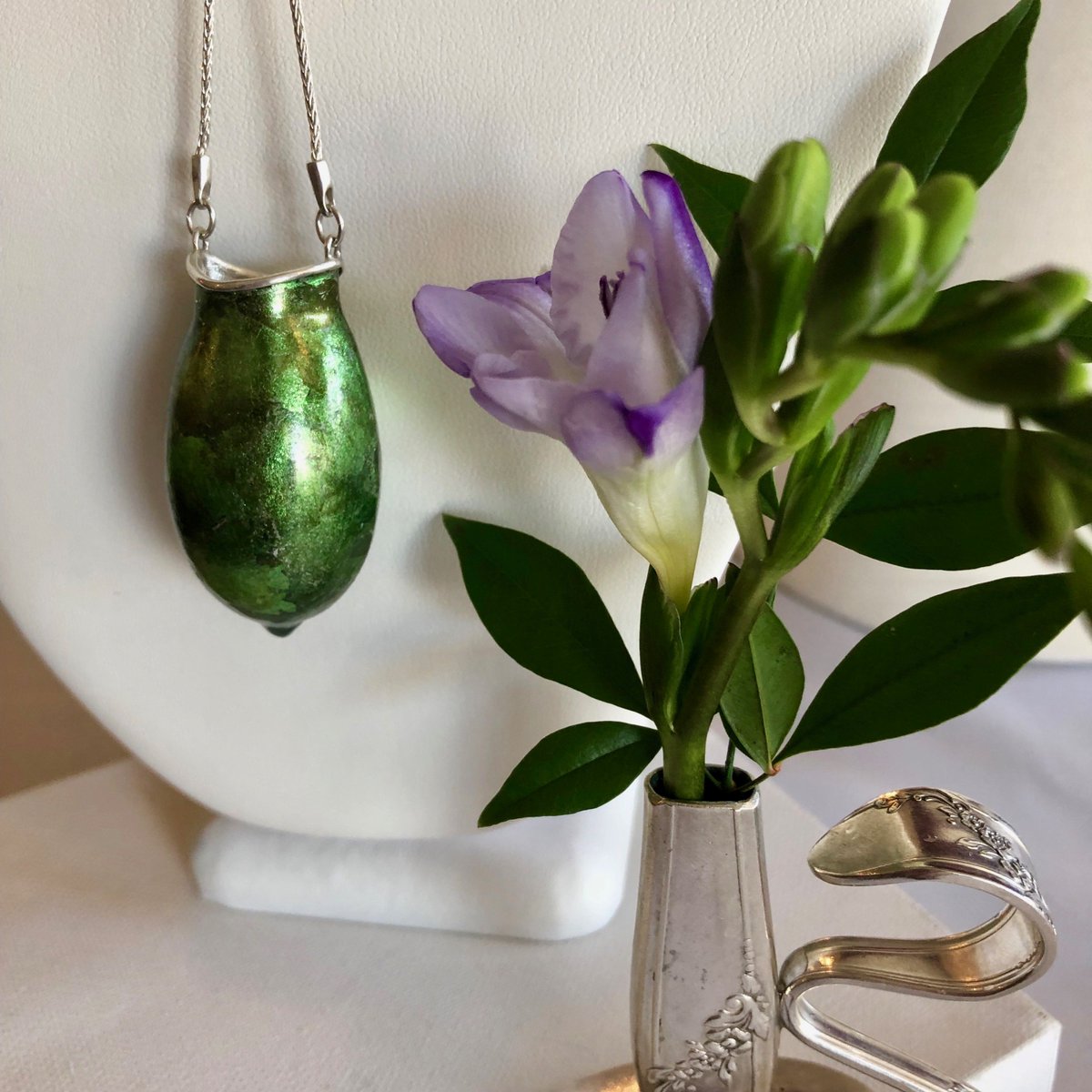 ArtlinkFtWayne's tweet photo. Two jewelry pieces from our show The Art of Metalsmithing Exposed, on view until June 21 at Artlink. Come see Cyd Rowley and Lydia Gerbig-Fast's creations alongside work from talented metalsmiths from across the country (and world)! https://t.co/6GHt2suyV1