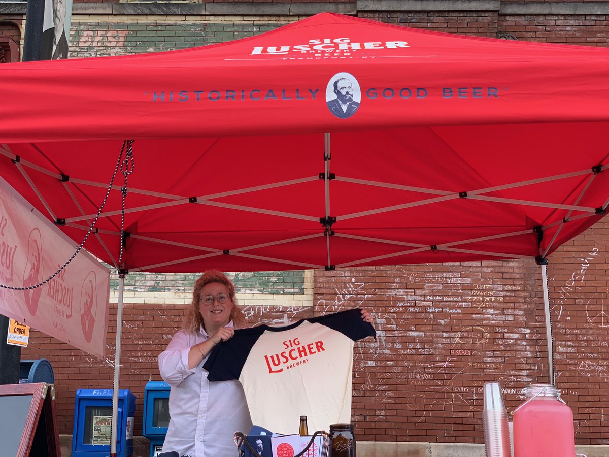 sigluscher's tweet photo. Our Summer Of Sig continues tonight at the kickoff of the Summer Concert Series in downtown Frankfort!๐ธStop by and see us for Sig on tap some SigSwag and rumor has it weโll be making our special Sig Shadyโs! ๐บ๐๐
#SigLuscher #HistoricallyGoodBeer #FrankfortKY #FriYay https://t.co/FOHCSsAeyj